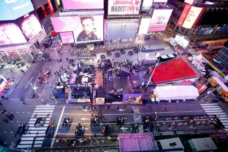 Viral Video Shows NYC Airbnb With A Window View That's The Inside Of A Restaurant