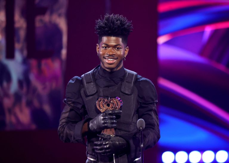 Lil Nas X Says "Be Delusional" While Dream Chasing In iHeartRadio Award Acceptance Speech