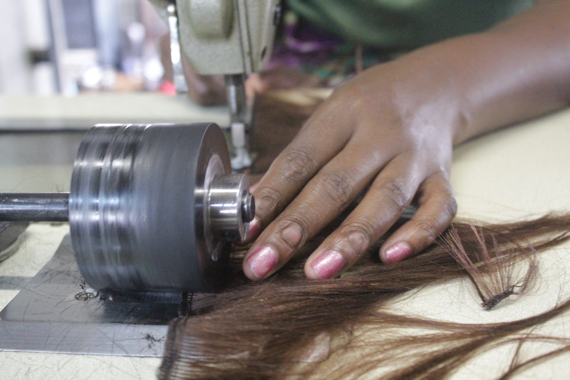 VIDEO: Stylist Calls Police On Client After She Refused To Pay For Hairstyle That Was A "Hot Mess"