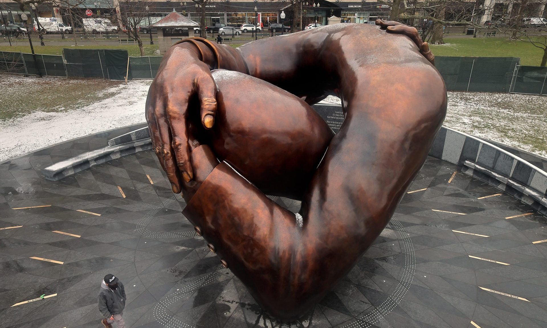 REACTIONS: MLK And Coretta Scott King's 'Embrace' Statue Draws Criticism From Her Cousin And People Online