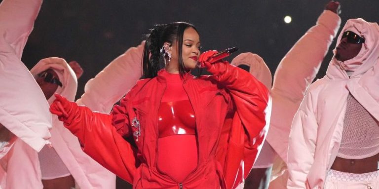 Rihanna, Rihanna Super Bowl Halftime, Super Bowl LVII, Halftime Perfomance