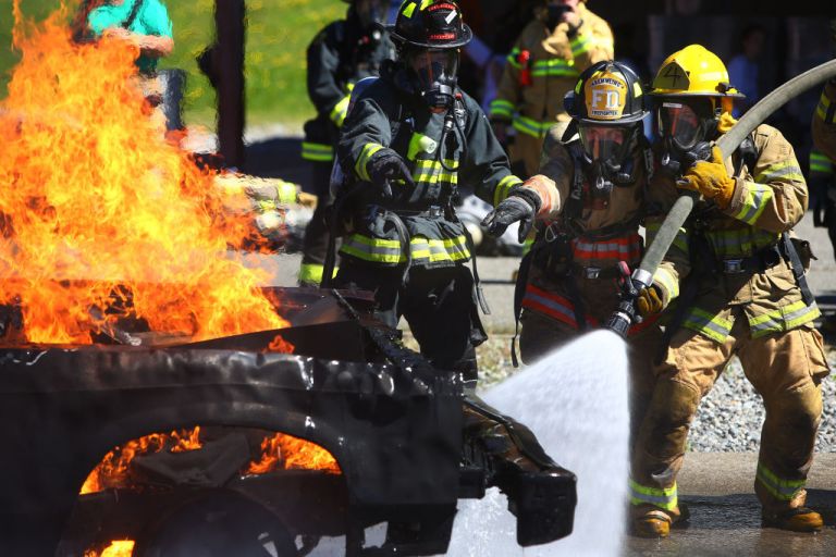 Police: Florida Woman's Car Catches Fire With Her Children Inside As She Shoplifted At Nearby Mall