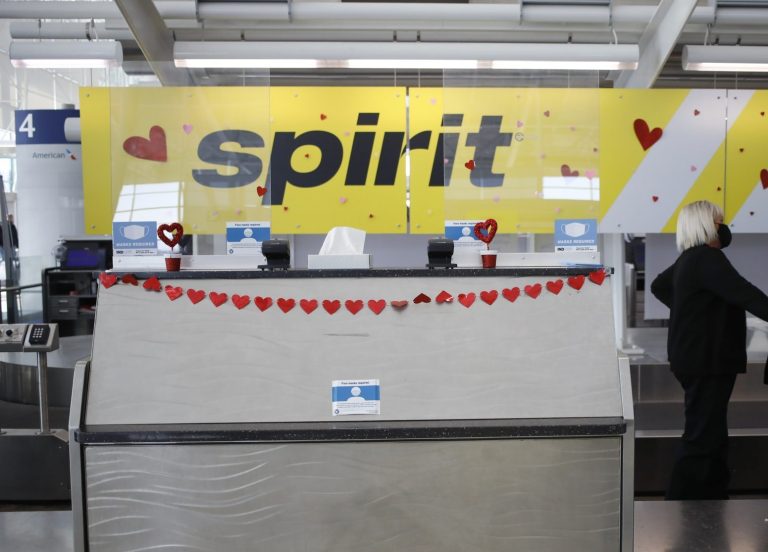 Ohio Man Accused Choke Police Officer Spirit Airlines