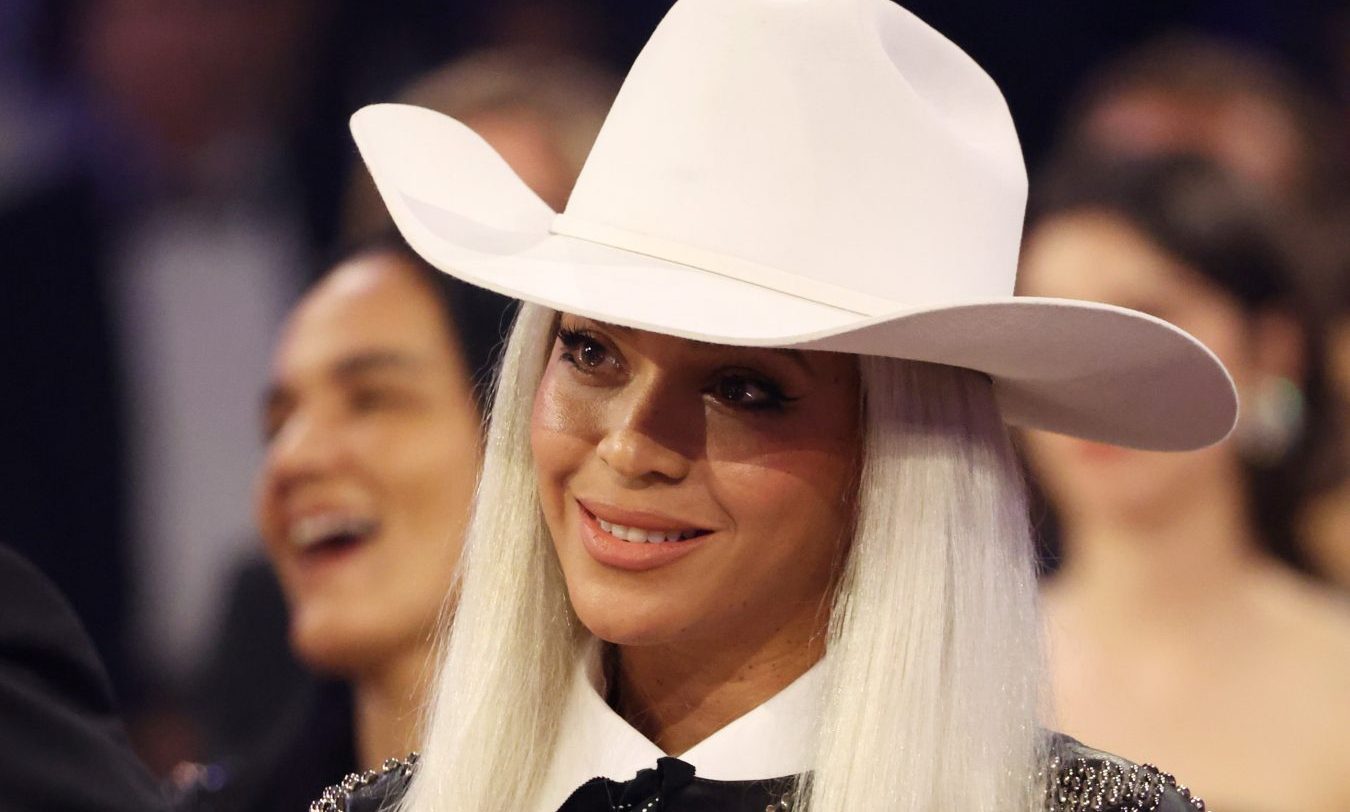 Beyoncé Releases Country Singles Verizon Super Bowl Ad