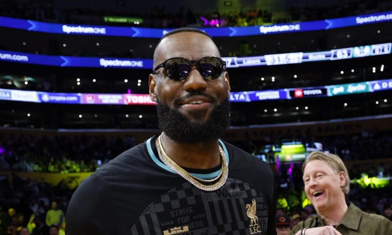 Social Media Analyzes Lebron James' Courtside Chat With Women