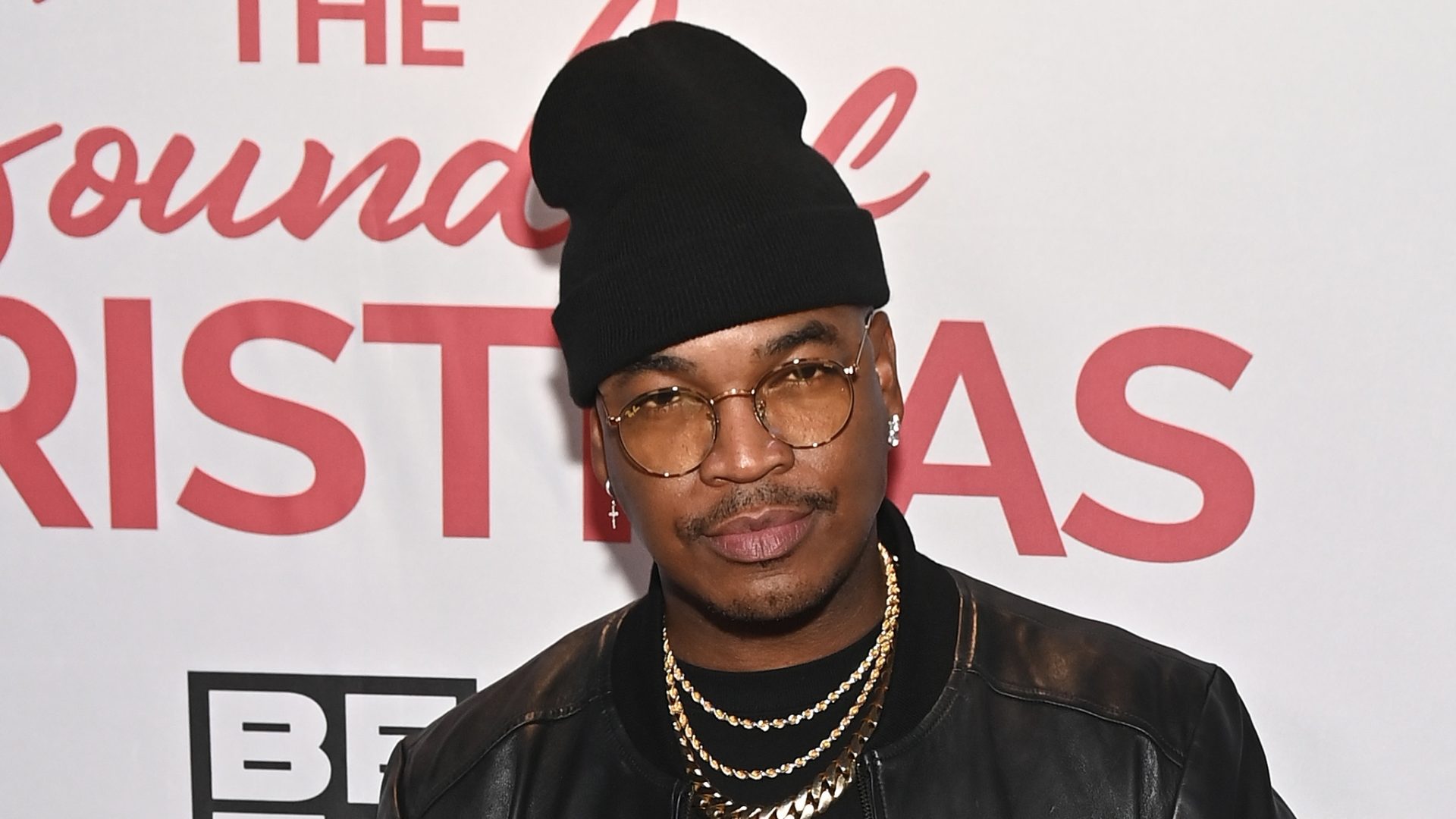 ATLANTA, GEORGIA - NOVEMBER 15: Ne-Yo attends the red carpet premiere of "The Sounds of Christmas" at Regal Atlantic Station on November 15, 2022 in Atlanta, Georgia.