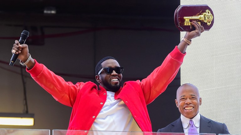 NEW YORK, NEW YORK - SEPTEMBER 15: SEPTEMBER 15: Sean "Diddy" Combs (L) is seen receiving the Key to the City from Mayor Eric Adams in Times Square on September September 15, 2023 in New York City.