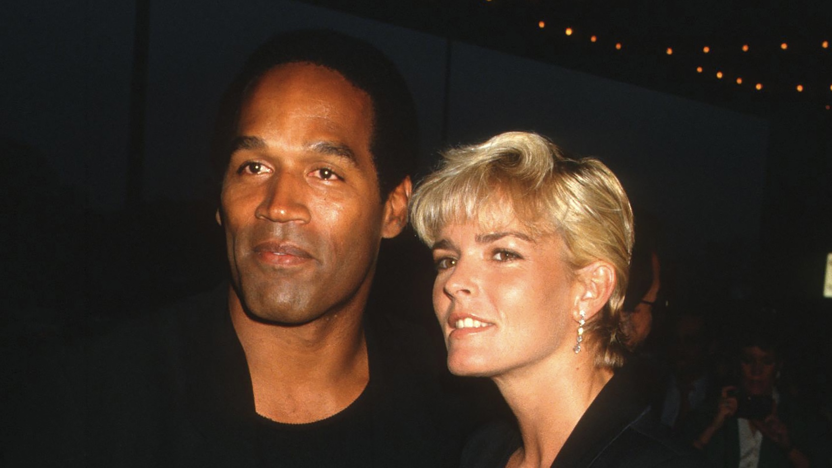 Married American couple O.J. Simpson and Nicole Brown Simpson (1959 - 1994) attend the 'Ishtar' premiere at the Plitt Theater, Century City, California, May 13, 1987.