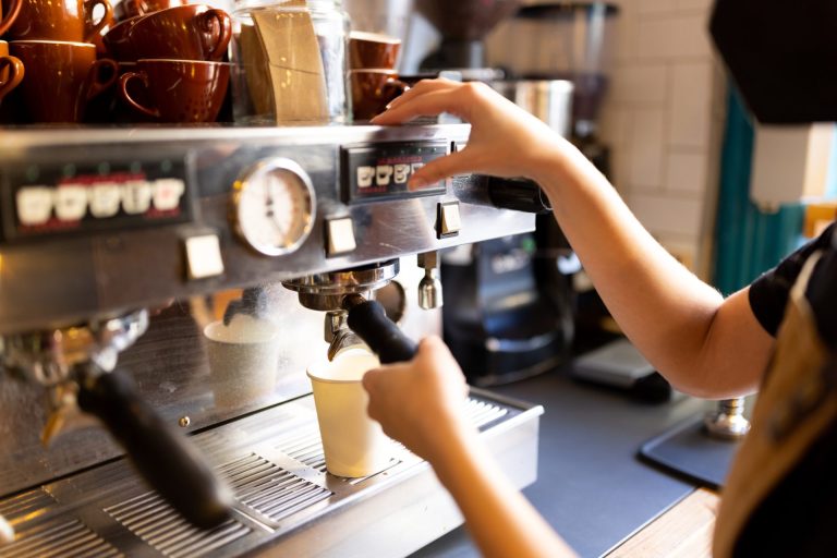 Coffee Shop Owner Hits Rude Customer's Winshield With Hammer