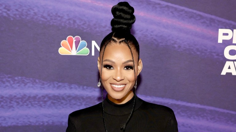 SANTA MONICA, CALIFORNIA - DECEMBER 06: 2022 PEOPLE'S CHOICE AWARDS -- Pictured: Pretty Vee poses backstage during the 2022 People's Choice Awards held at the Barker Hangar on December 6, 2022 in Santa Monica, California.