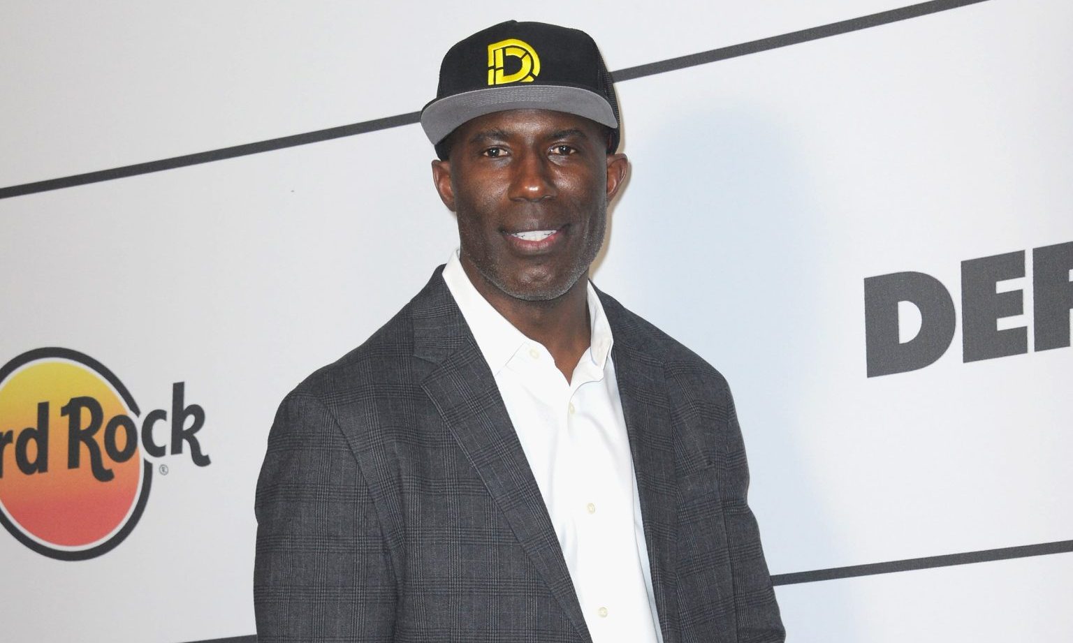 Terrell Davis Handcuffed On A United Flight After Tapping Attendant