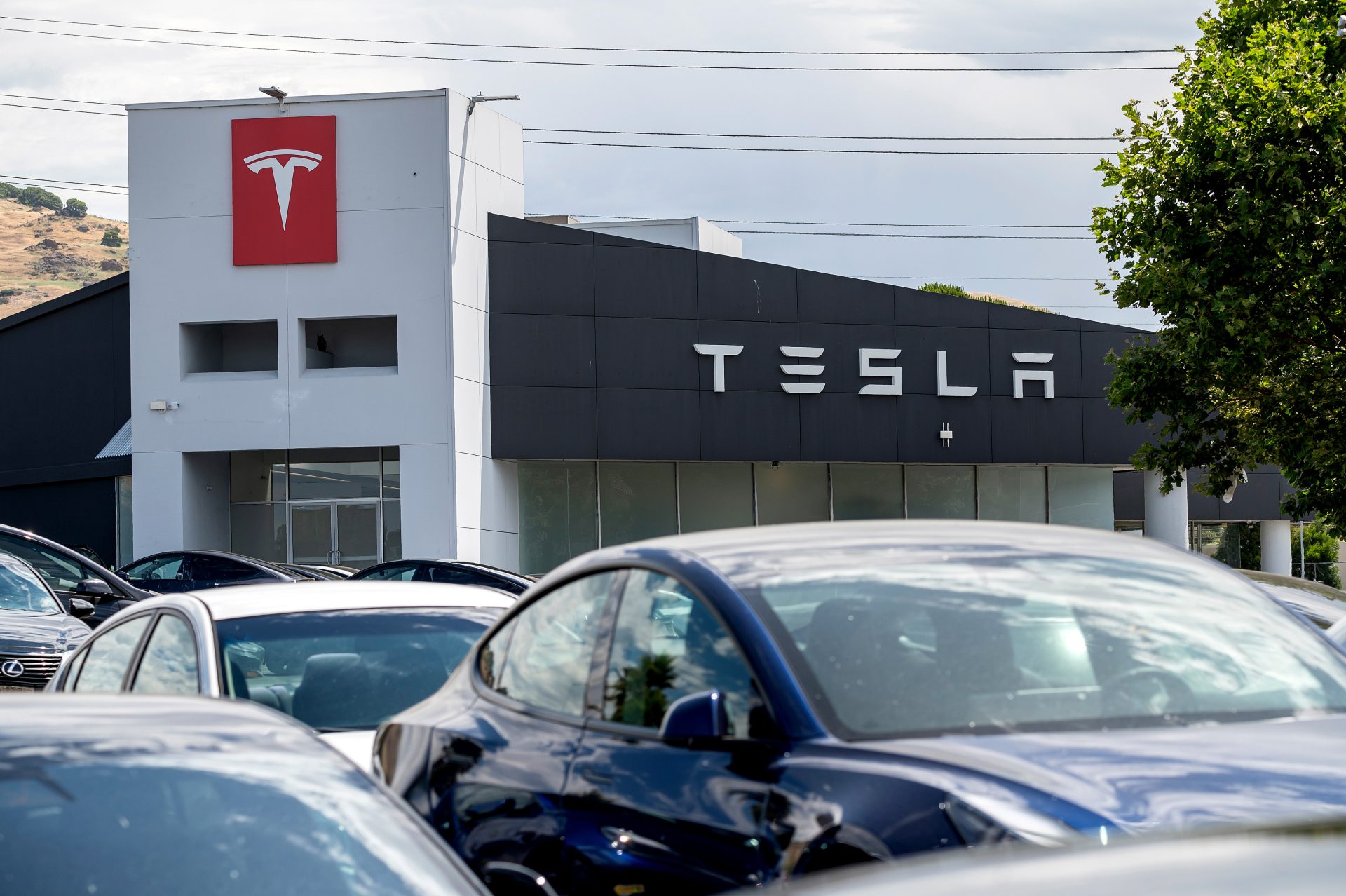 Tesla Recalls More Than 1.8M Vehicles Nationwide