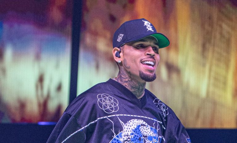 chris-brown-fan-recreate-stomp-the-yard-dance-move-meet-and-greet-photo